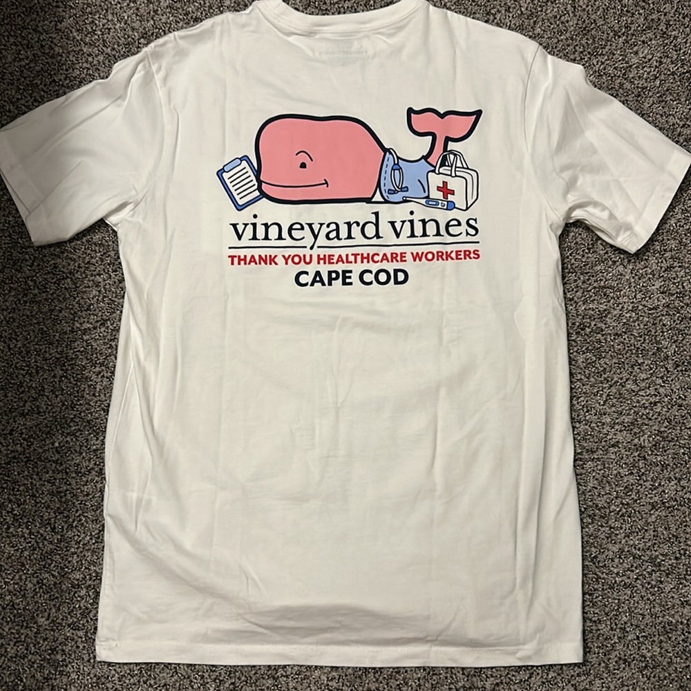 NWOT vineyard vines healthcare workers shirt-small